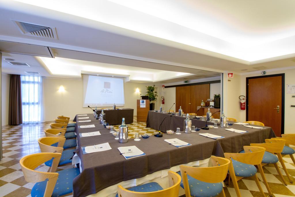 מסטרה Park Hotel Ai Pini & Restaurant Ai Pini מראה חיצוני תמונה